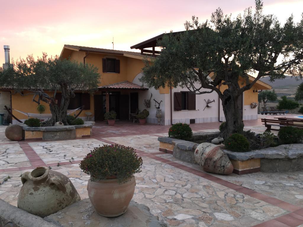 Agriturismo Tenuta San Giovanni Casale Leto SantʼAngelo Muxaro Екстериор снимка